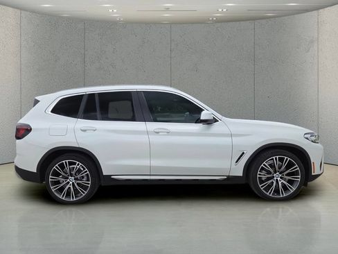 Used 2024 BMW X3 sDrive30i w/ Convenience Package RWD image 3