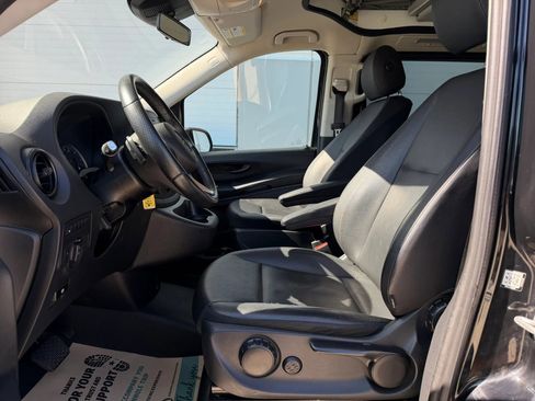 Used 2020 Mercedes-Benz Metris Passenger image 10