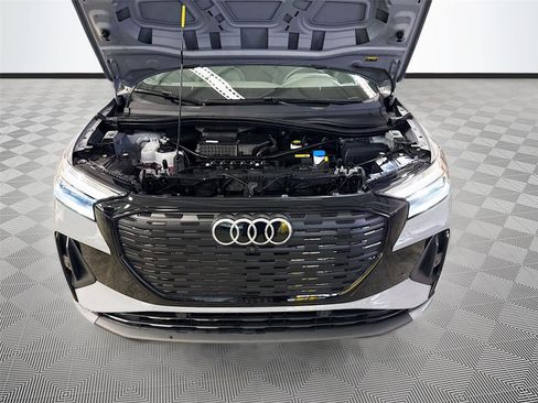 Used 2024 Audi Q4 e-tron Premium Plus w/ Premium Plus image 31