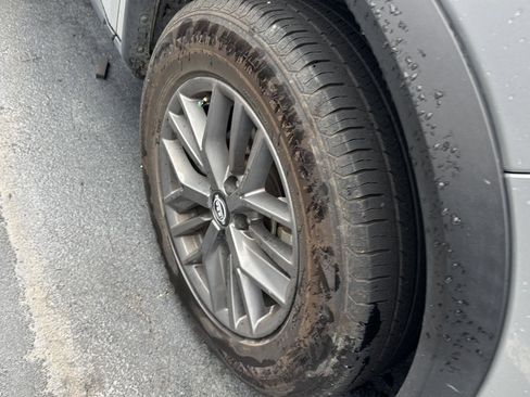 Used 2024 Nissan Rogue S image 5