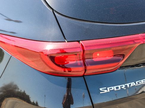 Used 2020 Kia Sportage LX FWD image 9
