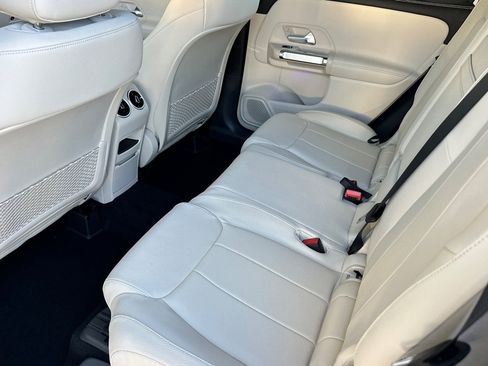 New 2025 Mercedes-Benz GLC 63 AMG S image 11