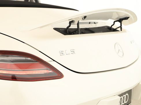 Used 2012 Mercedes-Benz SLS AMG Roadster image 30