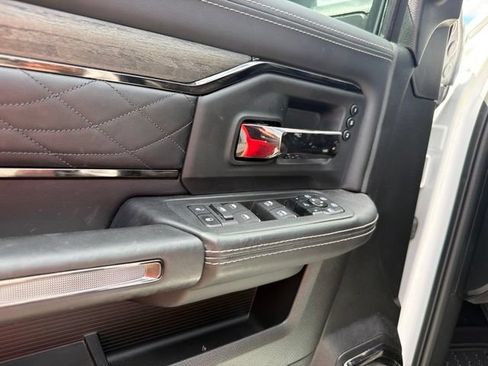 Used 2025 RAM 2500 Limited AWD/4WD image 27