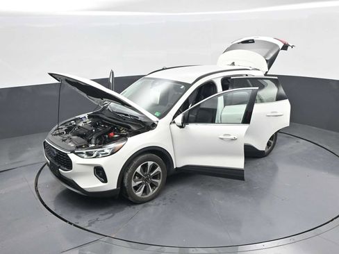 Certified 2023 Ford Escape Platinum w/ Class II Trailer Tow Package AWD/4WD image 40