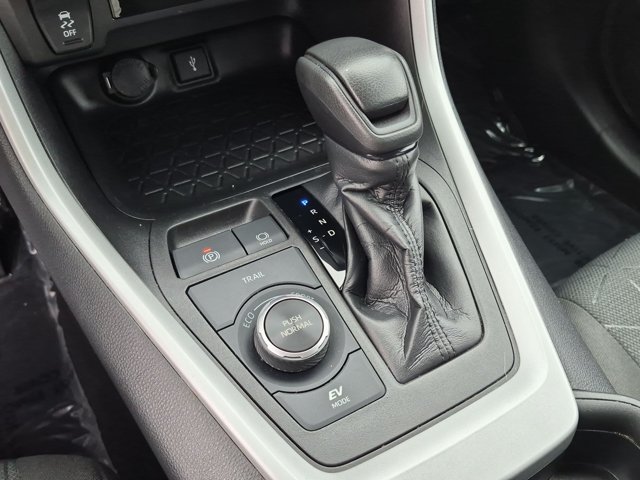 Certified 2021 Toyota RAV4 XLE AWD/4WD image 14