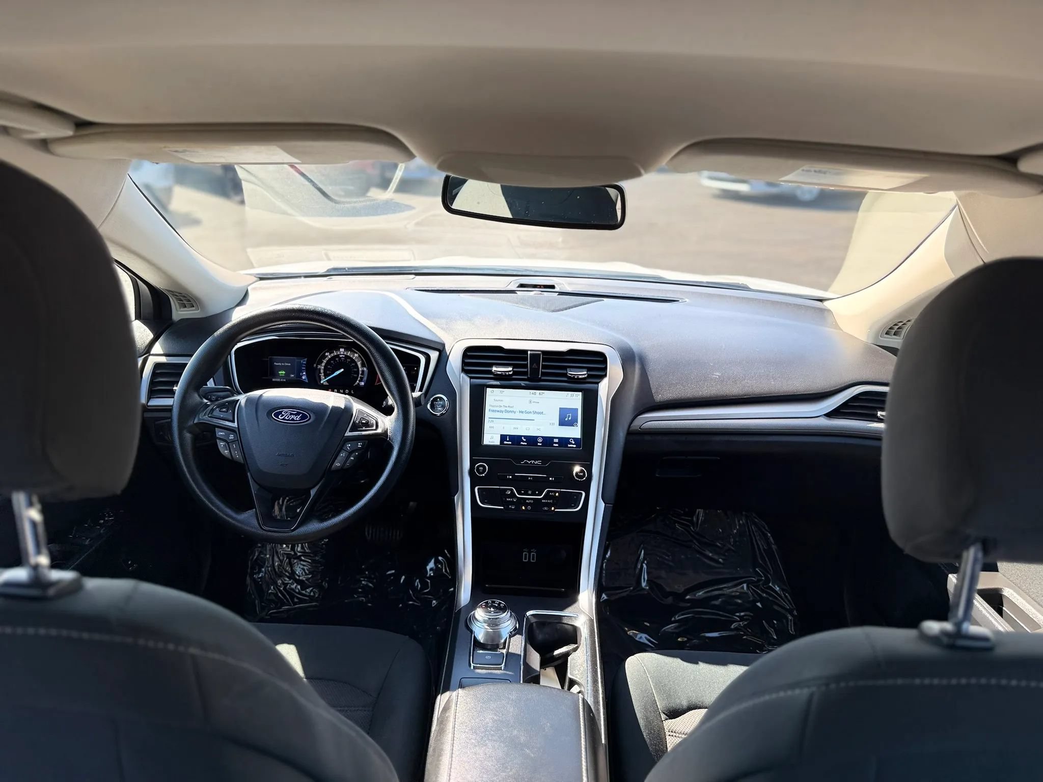 Used 2020 Ford Fusion SE FWD image 22