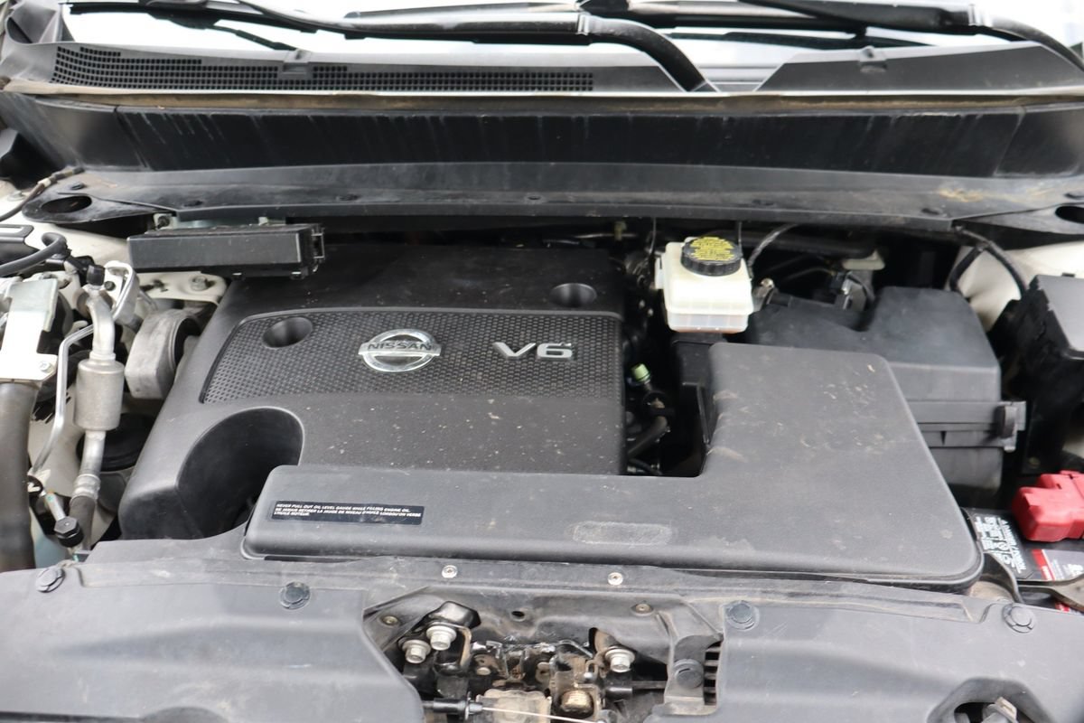 Used 2016 Nissan Pathfinder SV AWD/4WD image 40
