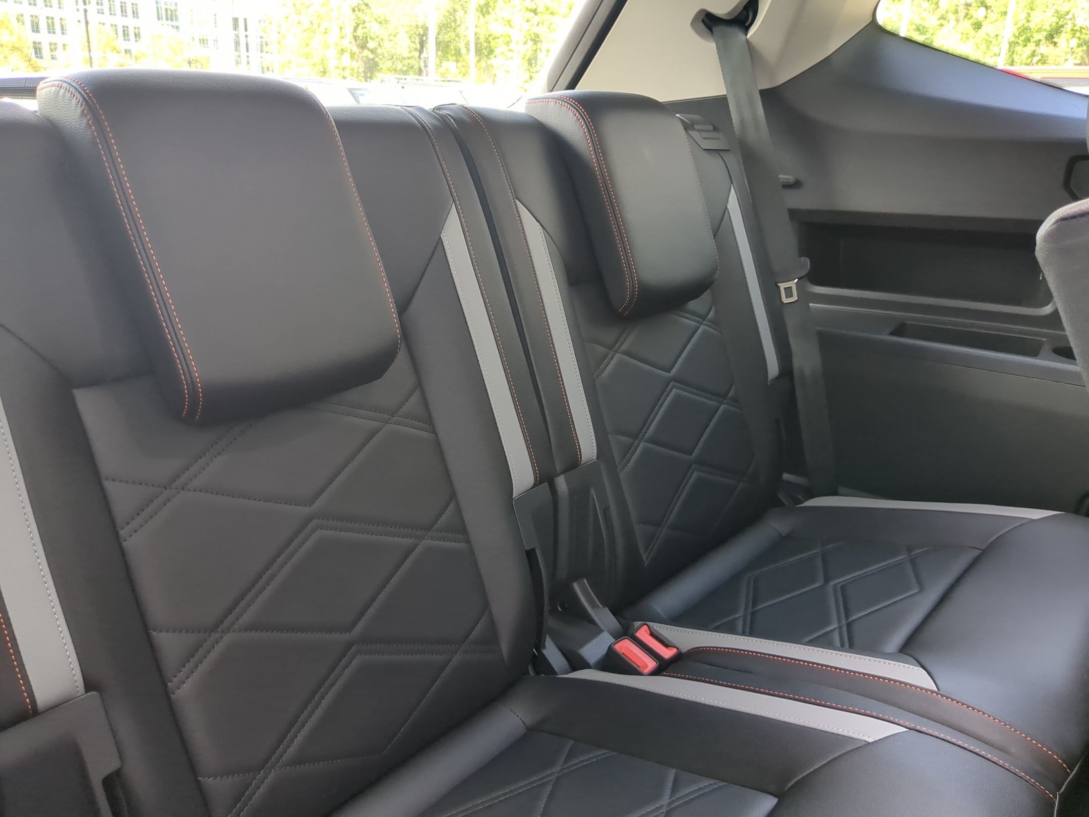 Used 2024 Volkswagen Atlas Peak Edition SE AWD/4WD image 30
