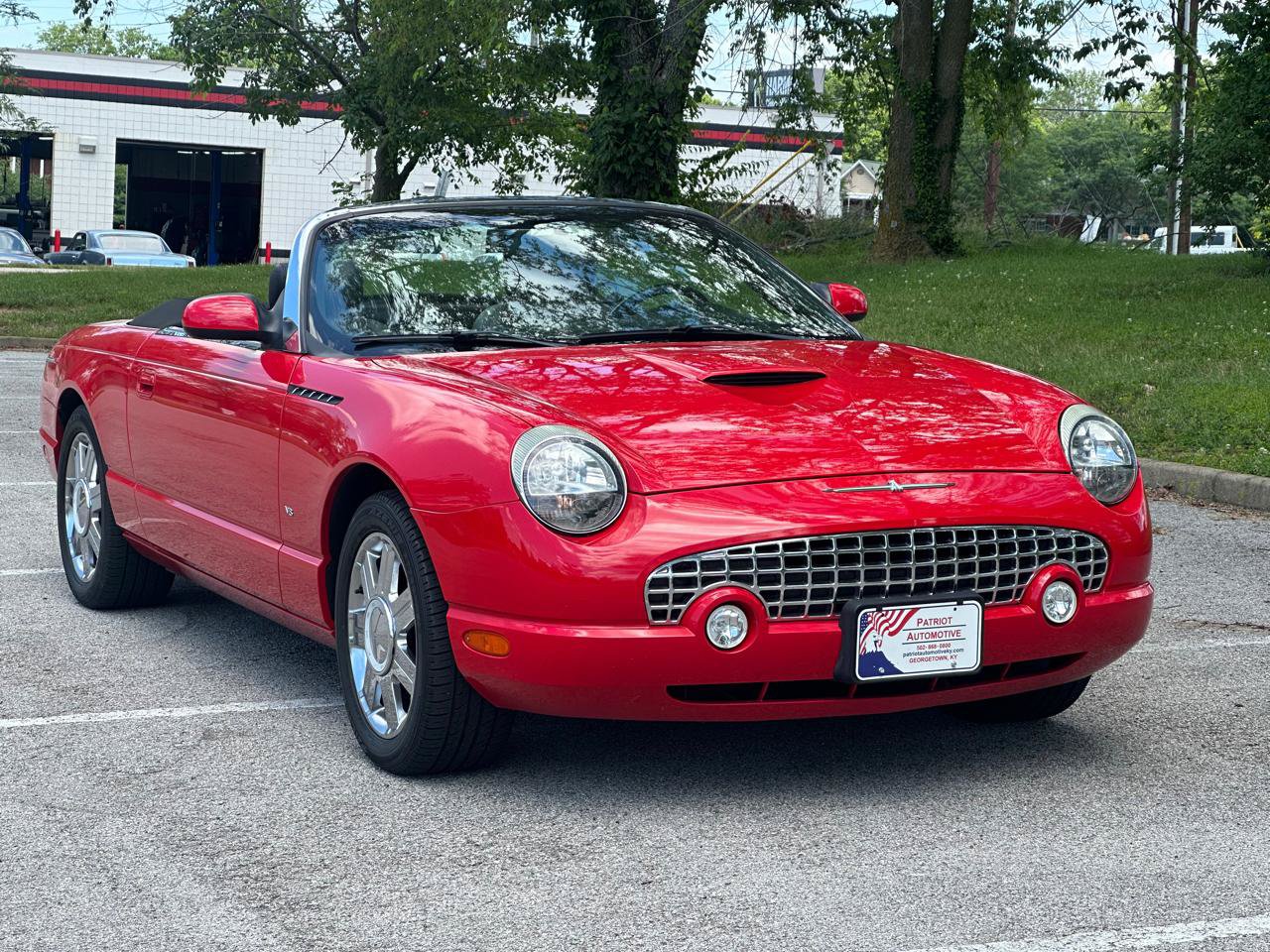 Used 2004 Ford Thunderbird RWD image 3