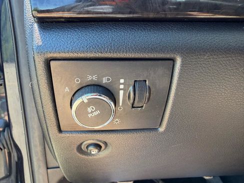Used 2011 Jeep Grand Cherokee Laredo AWD/4WD image 14