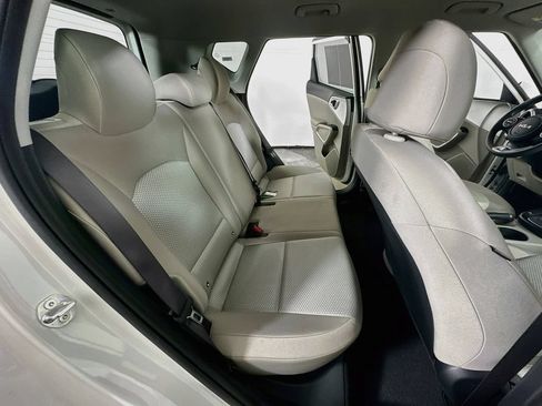 Used 2025 Kia Soul LX w/ LX Technology Package FWD image 11