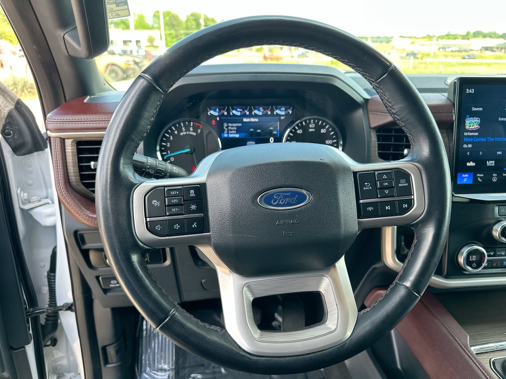 Used 2024 Ford Expedition Max Limited AWD/4WD image 14