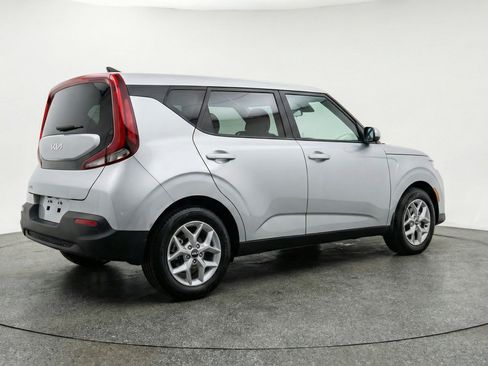 Used 2025 Kia Soul LX w/ LX Technology Package image 9