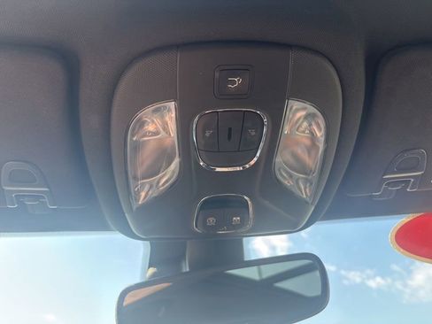 Used 2022 Jeep Compass High Altitude AWD/4WD image 16