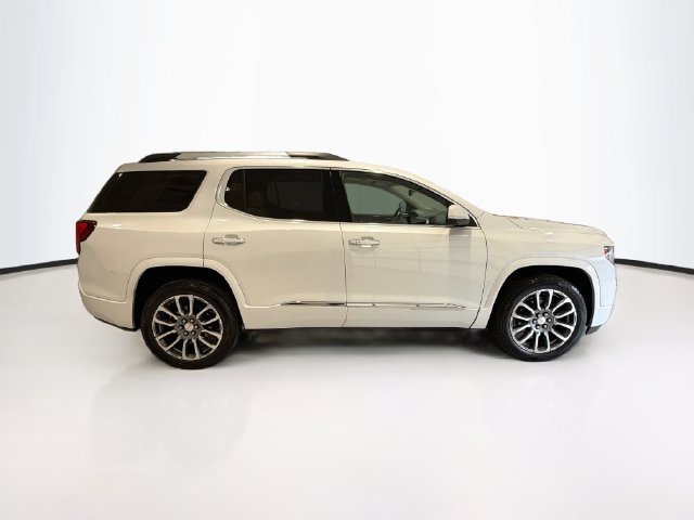 Used 2022 GMC Acadia Denali w/ Denali Ultimate Package AWD/4WD image 8
