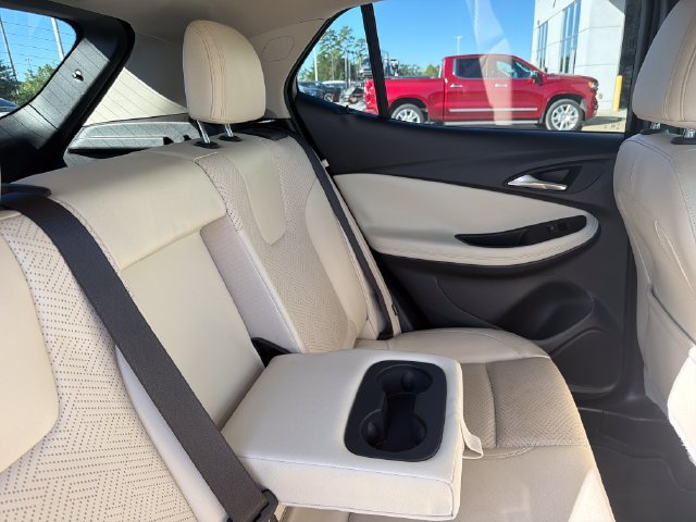 Used 2020 Buick Encore GX Essence w/ Experience Buick Package FWD image 33
