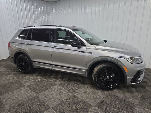 Used 2023 Volkswagen Tiguan SE R-Line AWD/4WD image 1