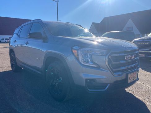 Used 2023 GMC Terrain AT4 image 4