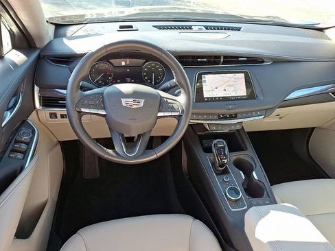 Used 2023 Cadillac XT4 Luxury w/ Cold Weather Package image 14