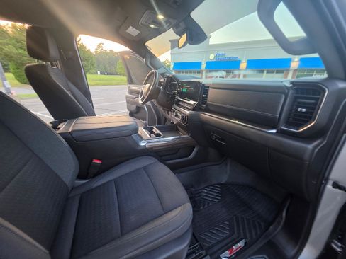 Used 2024 Chevrolet Silverado 2500 LT w/ All Star Edition AWD/4WD image 10