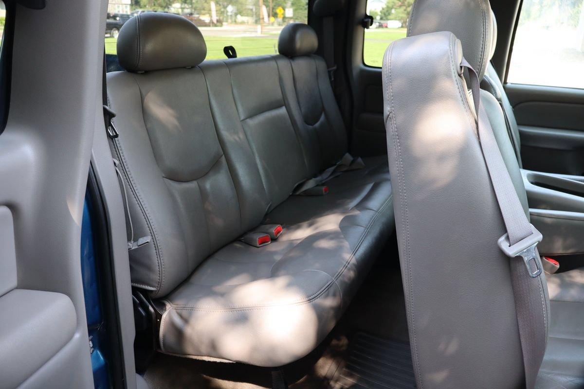 Used 2004 GMC Sierra 2500 SLT w/ Heavy-Duty Power Package AWD/4WD image 21
