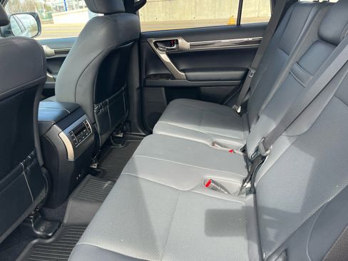 Used 2021 Lexus GX 460 Premium w/ Premium Package image 12