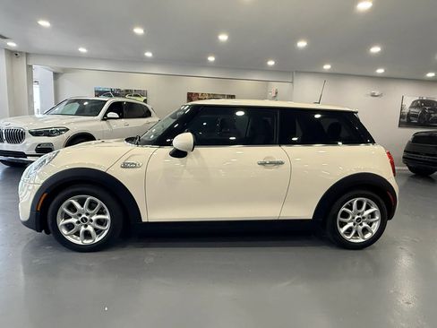 Used 2017 MINI Cooper S FWD image 4