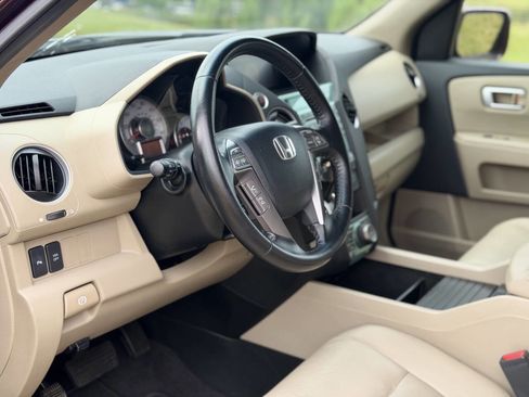 Used 2010 Honda Pilot Touring image 19