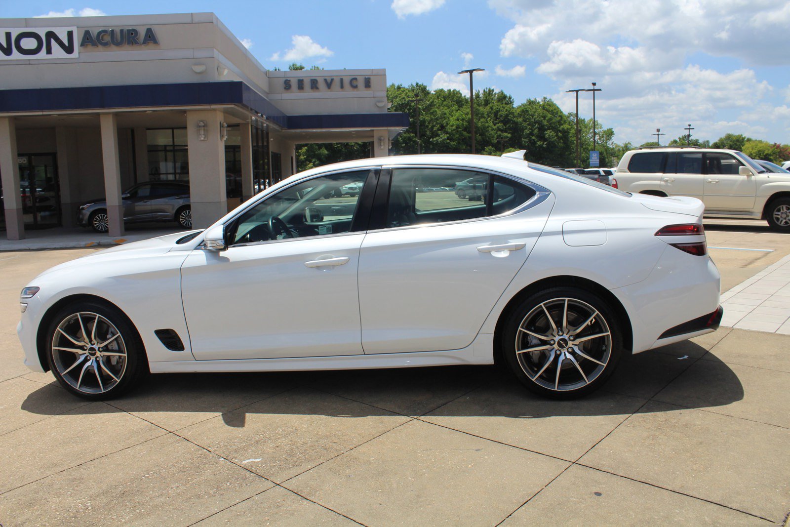 Used 2025 Genesis G70 2.5T RWD image 7