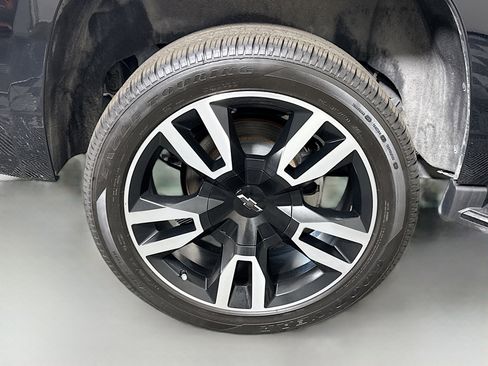 Used 2020 Chevrolet Tahoe LT w/ RST Edition image 32