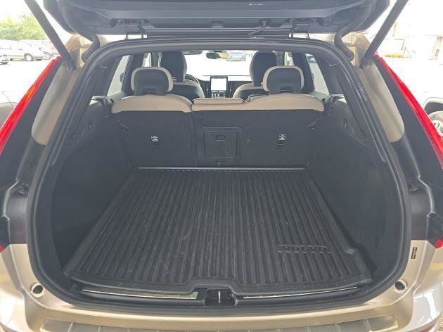 Used 2026 Volvo XC60 B5 Plus AWD/4WD image 6