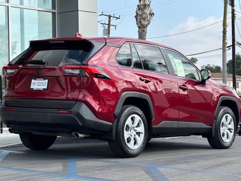 Used 2024 Toyota RAV4 LE image 5
