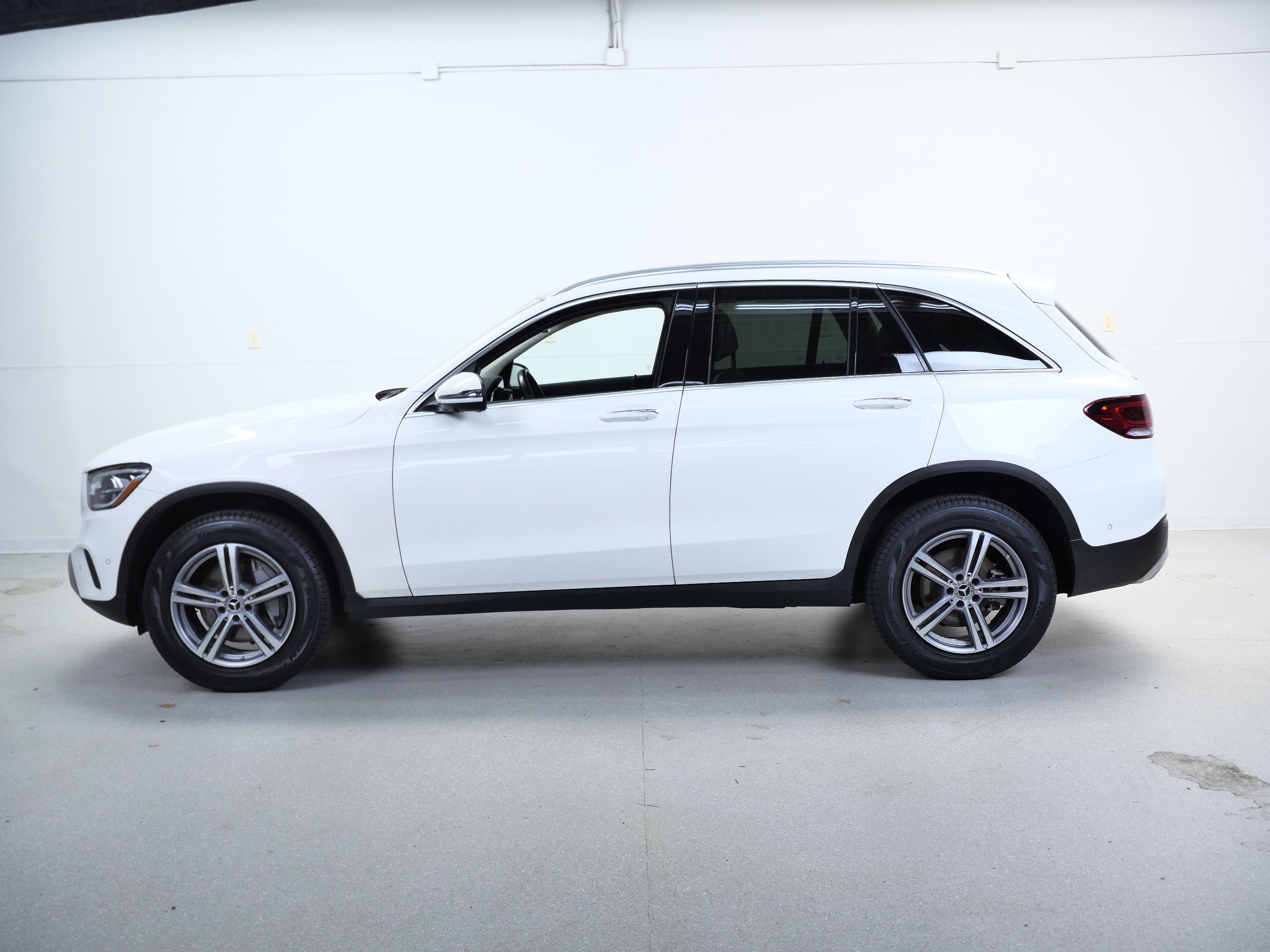 Used 2021 Mercedes-Benz GLC 300 4MATIC image 10