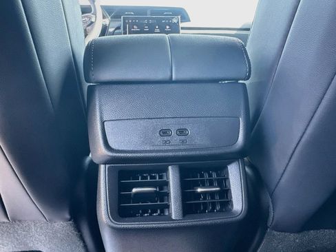 Used 2027 GMC Terrain AT4 w/ Technology Package II AWD/4WD image 21