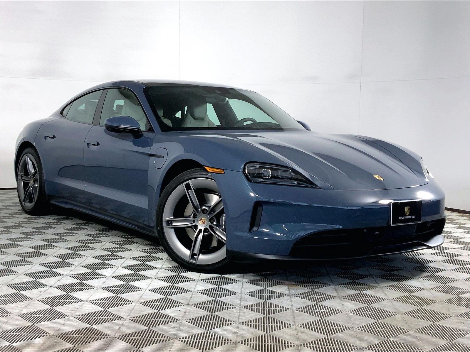 Certified 2025 Porsche Taycan AWD/4WD image 7