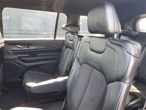 Certified 2023 Jeep Grand Cherokee L Laredo image 9