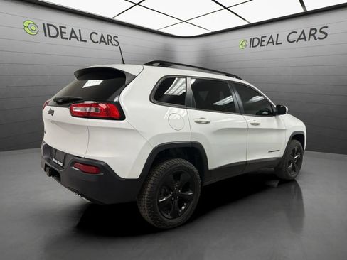 Used 2017 Jeep Cherokee High Altitude AWD/4WD image 5