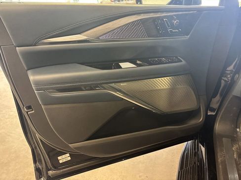 New 2025 Cadillac Escalade IQ Sport 2 w/ LPO, ONYX Package image 24