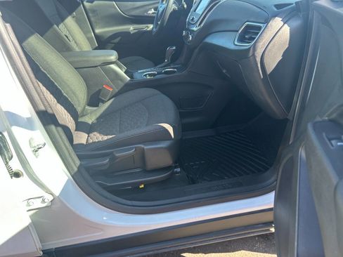 Used 2018 Chevrolet Equinox LT image 23