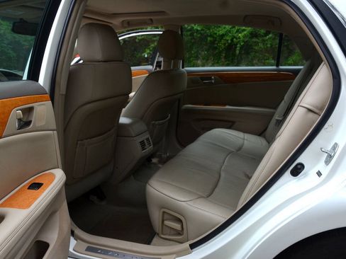 Used 2006 Toyota Avalon XLS FWD image 12