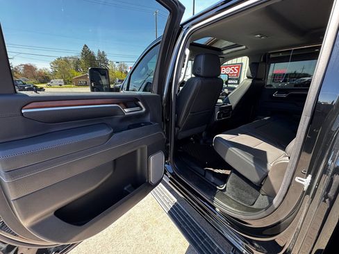 Used 2025 GMC Sierra 3500 Denali AWD/4WD image 36