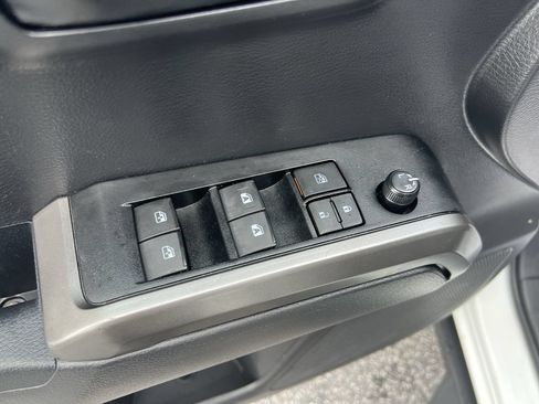 Used 2023 Toyota Tacoma SR5 w/ Technology Package AWD/4WD image 15