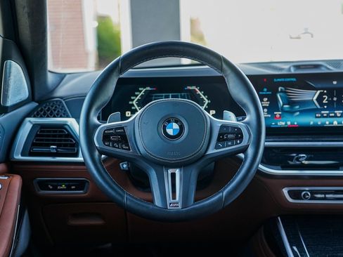 Certified 2025 BMW X7 M60i image 13