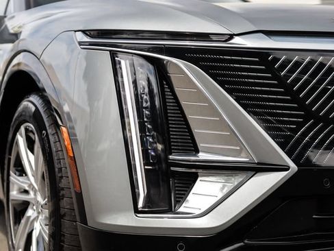 Used 2024 Cadillac Lyriq Tech AWD/4WD image 11