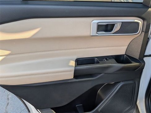 Used 2020 Ford Explorer XLT w/ Equipment Group 202A image 27