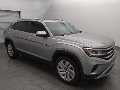 Used 2022 Volkswagen Atlas Cross Sport SE w/ Panoramic Sunroof Package image 11