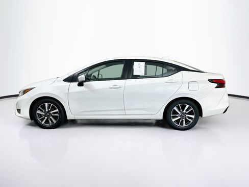 Used 2025 Nissan Versa SV FWD image 4