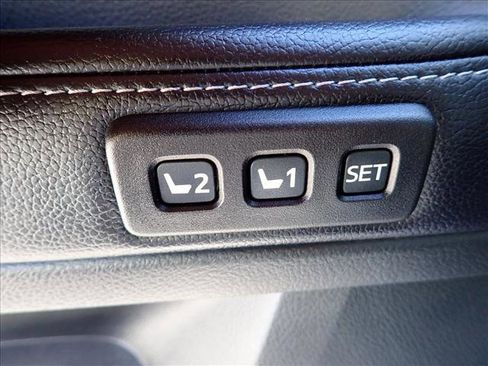 Used 2018 Toyota 4Runner Limited AWD/4WD image 14