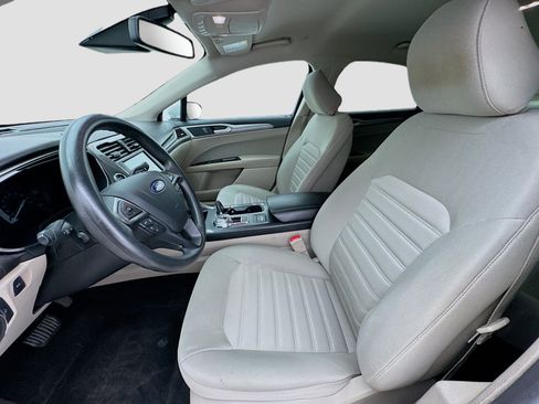 Used 2020 Ford Fusion SE image 10